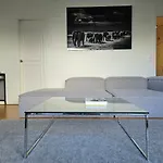 2 Bedrooms Tour Eiffel Trocadero Paris 16