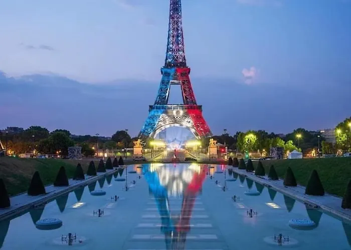 2 Bedrooms Tour Eiffel Trocadero Paris 16
