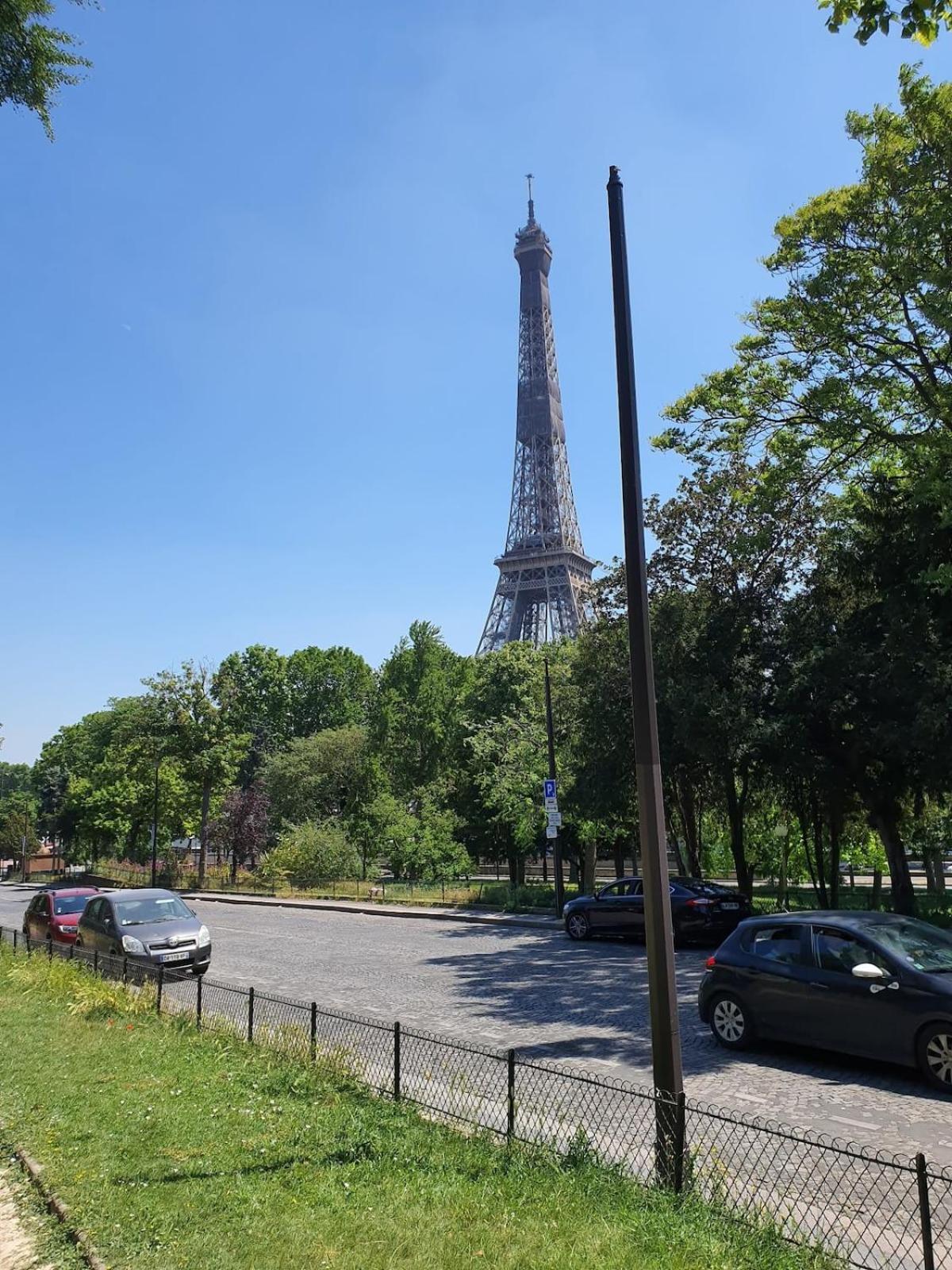 2 Bedrooms Tour Eiffel Trocadero 16 Appartement